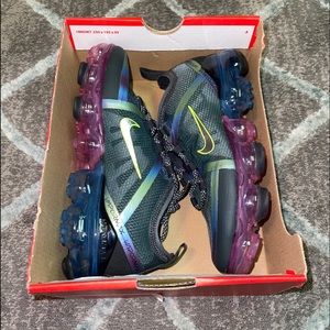 BRAND NEW 4Y NIKE AIR VAPORMAX 2019 20 (GS)